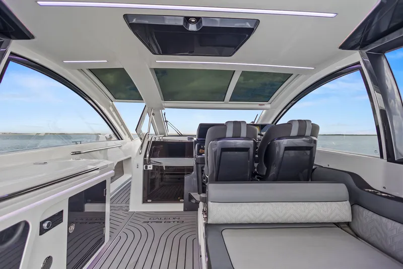 Slide: The Image of Galeon 375 GTO 2023 - 31