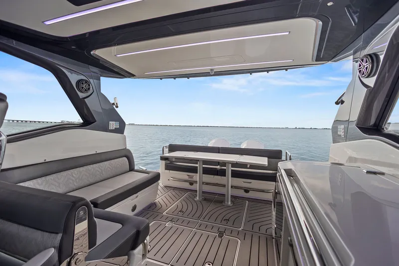 Slide: The Image of Galeon 375 GTO 2023 - 32