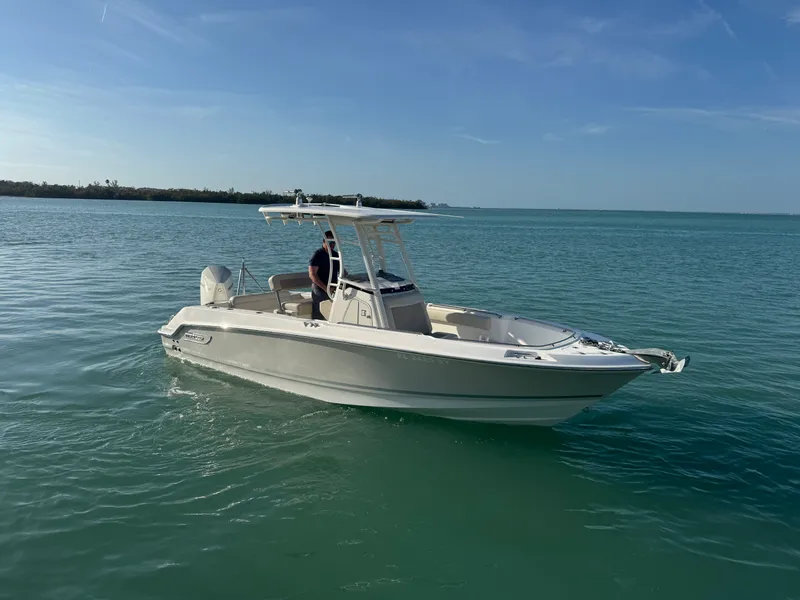 Slide: The Image of Boston Whaler 230 OUTRAGE 2021 - 0