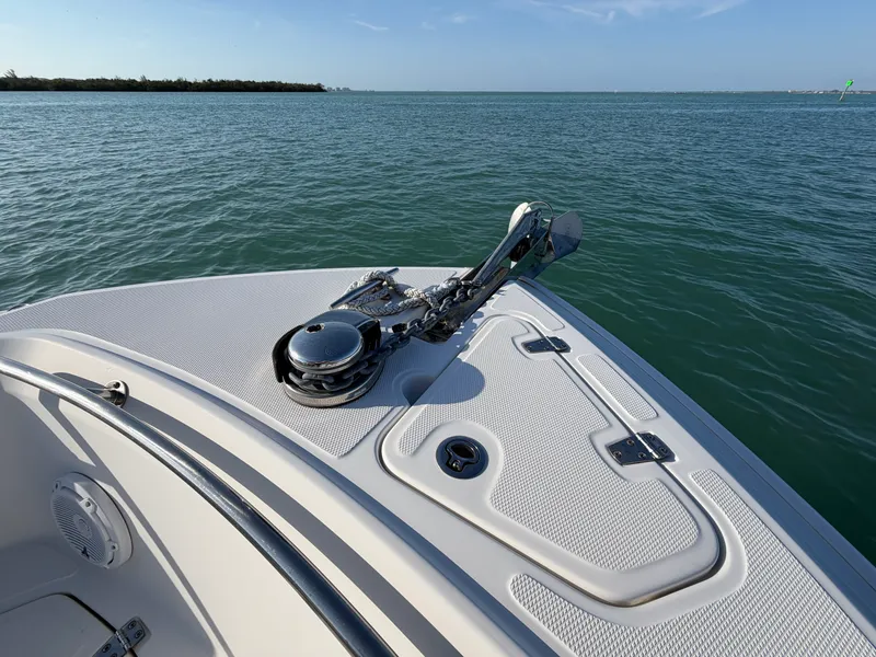 Slide: The Image of Boston Whaler 230 OUTRAGE 2021 - 13
