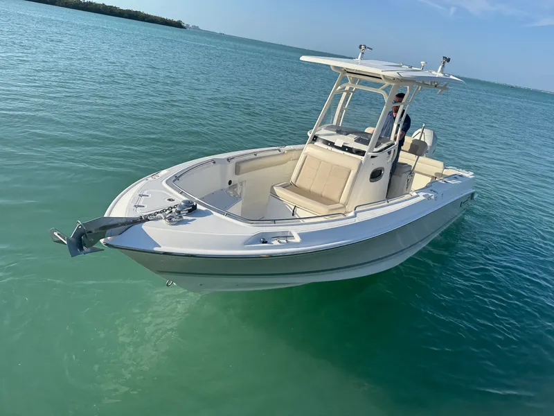 Slide: The Image of Boston Whaler 230 OUTRAGE 2021 - 4