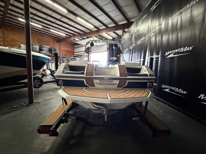 Slide: The Image of Nautique Super Air Nautique GS22 2019 - 3