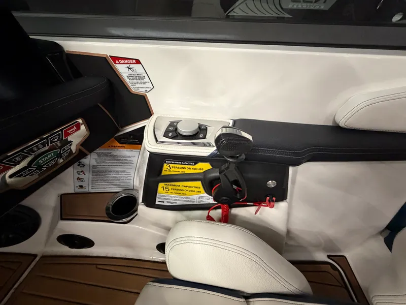 Slide: The Image of Nautique Super Air Nautique GS22 2019 - 33