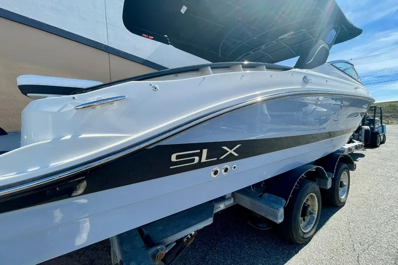 Slide: The Image of Sea Ray 280 SLX OB 2024 - 2