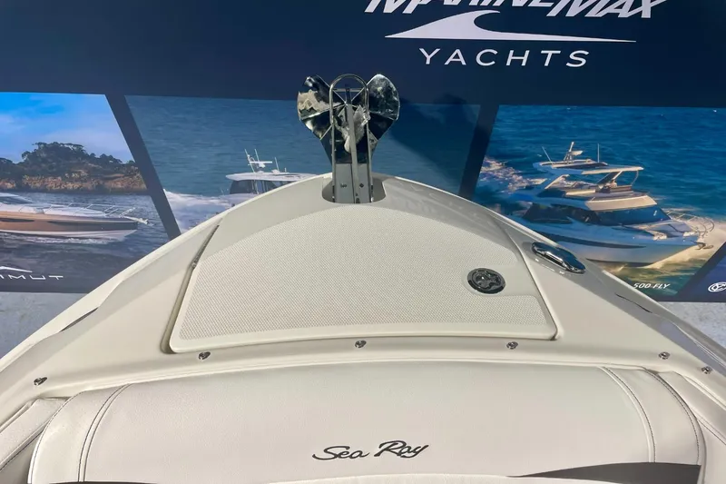 Slide: The Image of Sea Ray 280 SLX OB 2024 - 23