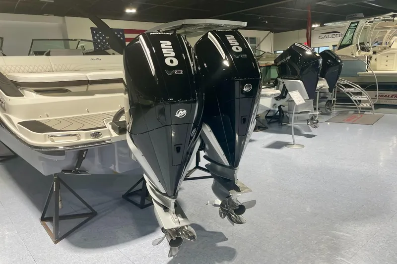 Slide: The Image of Sea Ray 280 SLX OB 2024 - 4