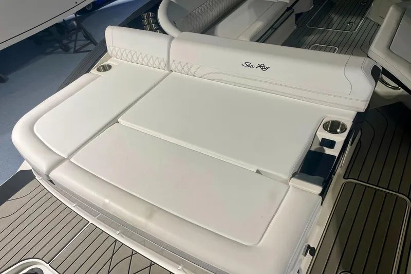 Slide: The Image of Sea Ray 280 SLX OB 2024 - 5