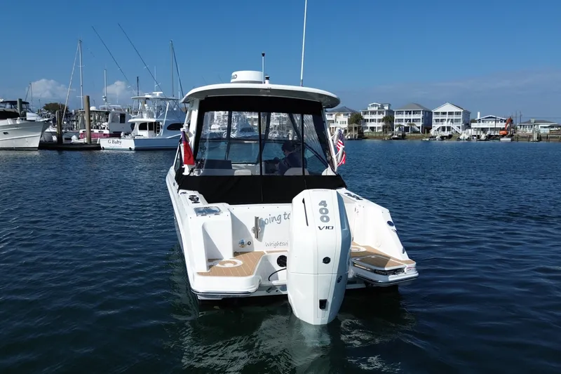 Slide: The Image of Boston Whaler 240 VANTAGE 2023 - 3