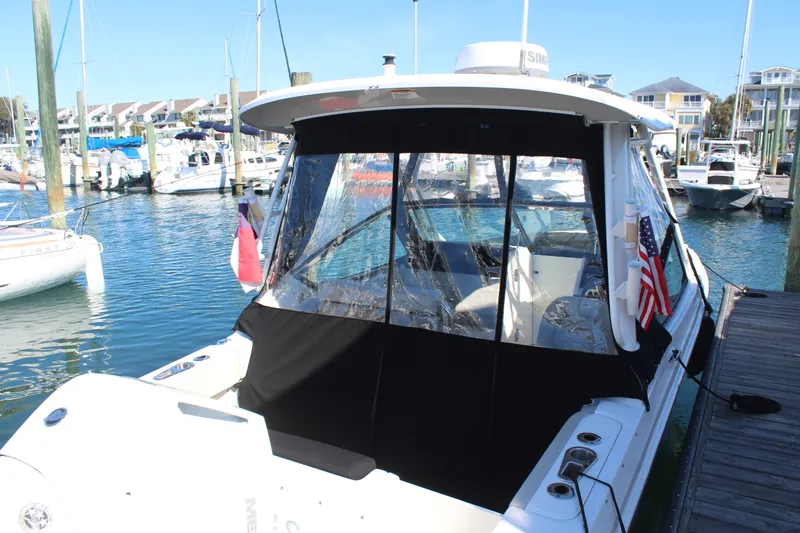 Slide: The Image of Boston Whaler 240 VANTAGE 2023 - 9