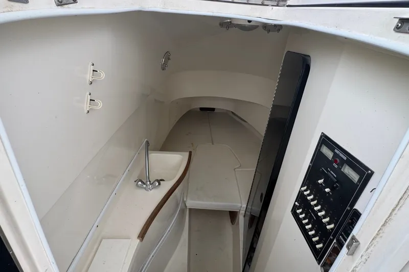 Slide: The Image of Contender 31 Fisharound 2005 - 20