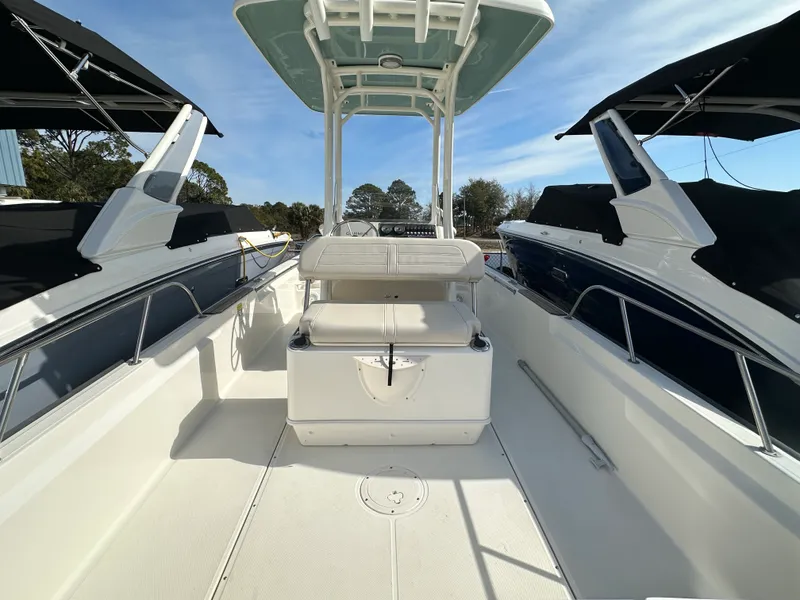 Slide: The Image of Boston Whaler 210 MONTAUK 2021 - 15