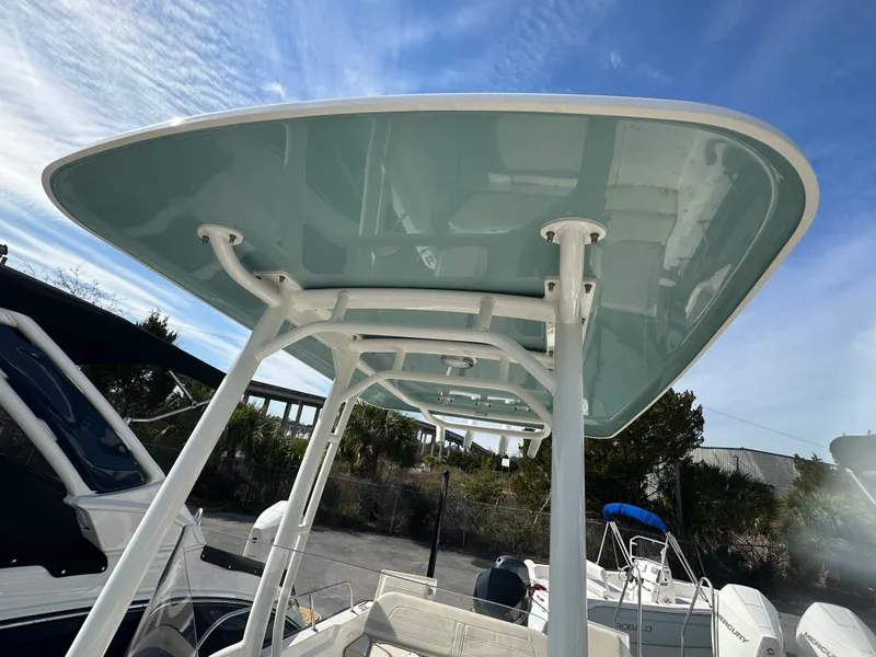 Slide: The Image of Boston Whaler 210 MONTAUK 2021 - 7
