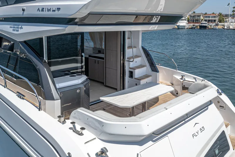 Slide: The Image of Azimut 53 FLY 2024 - 21