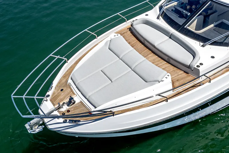 Slide: The Image of Azimut 53 FLY 2024 - 3