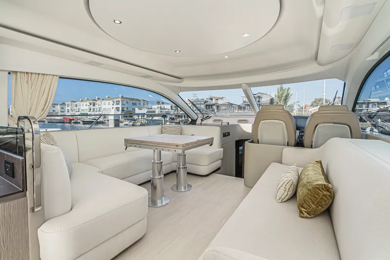 Slide: The Image of Azimut 53 FLY 2024 - 36