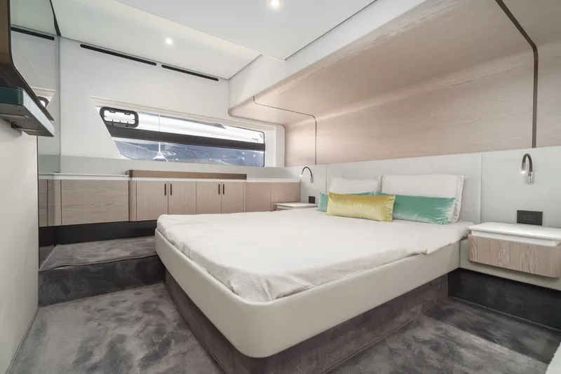 Slide: The Image of Azimut 53 FLY 2024 - 46