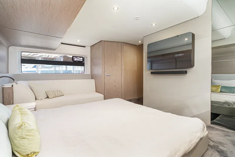 Slide: The Image of Azimut 53 FLY 2024 - 47