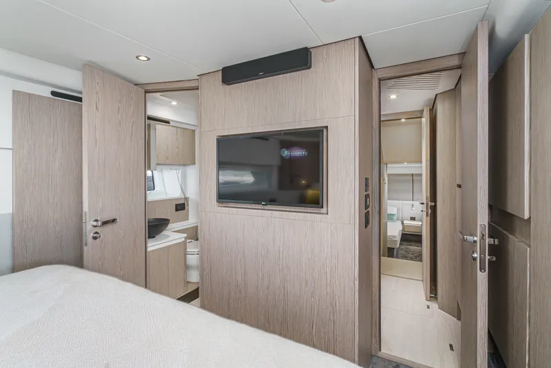 Slide: The Image of Azimut 53 FLY 2024 - 52