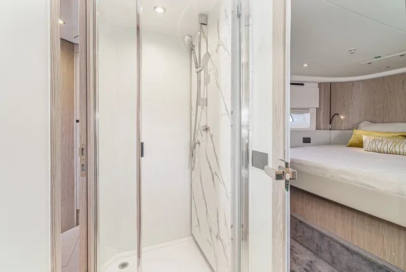 Slide: The Image of Azimut 53 FLY 2024 - 54