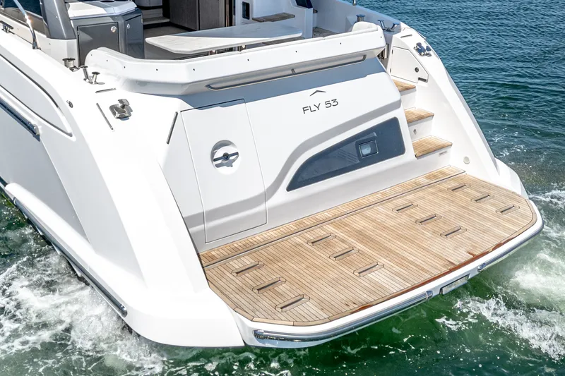 Slide: The Image of Azimut 53 FLY 2024 - 56