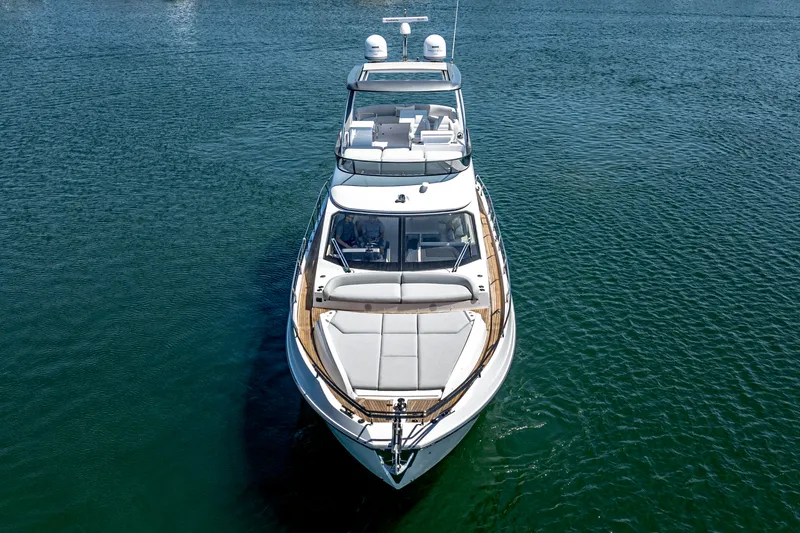 Slide: The Image of Azimut 53 FLY 2024 - 6