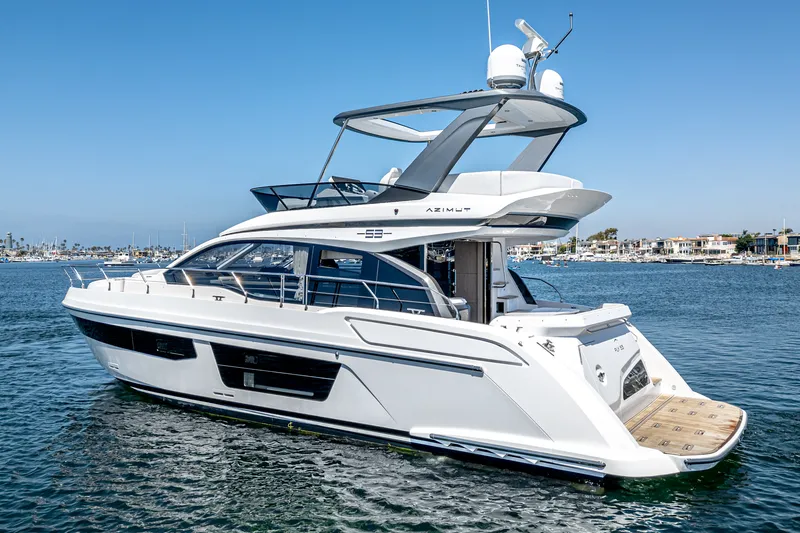 Slide: The Image of Azimut 53 FLY 2024 - 8