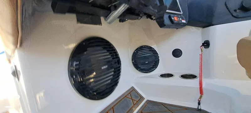 Slide: The Image of Tige Z3 2023 - 16372177