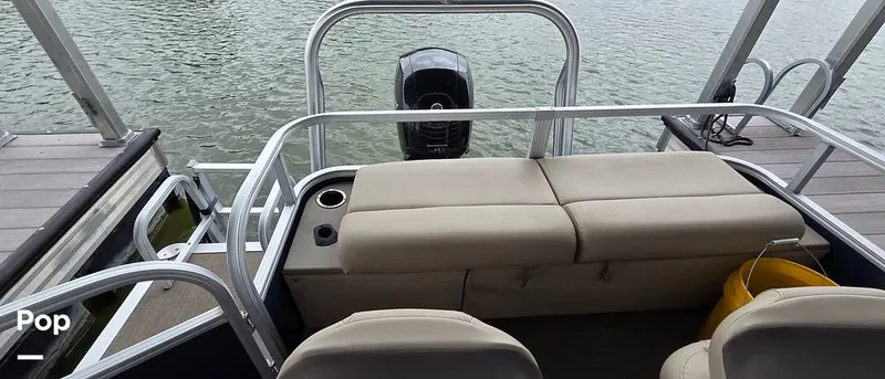 Slide: The Image of Sun Tracker Fishin' Barge 22 DLX 2021 - 16348596