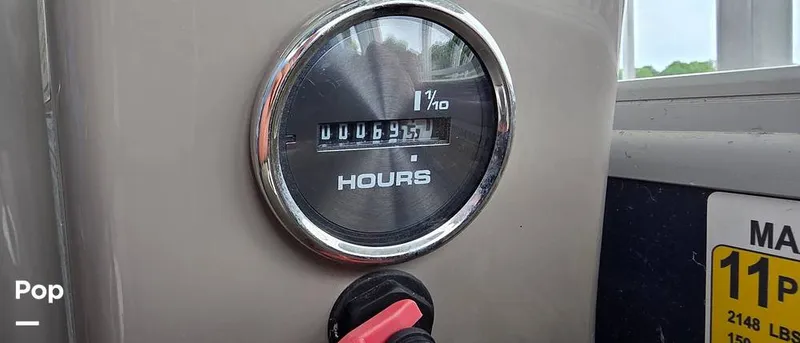 Slide: The Image of Sun Tracker Fishin' Barge 22 DLX 2021 - 16348589