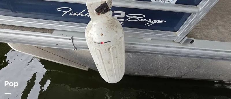 Slide: The Image of Sun Tracker Fishin' Barge 22 DLX 2021 - 16348622