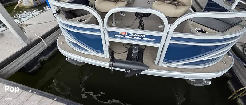 Slide: The Image of Sun Tracker Fishin' Barge 22 DLX 2021 - 16348623