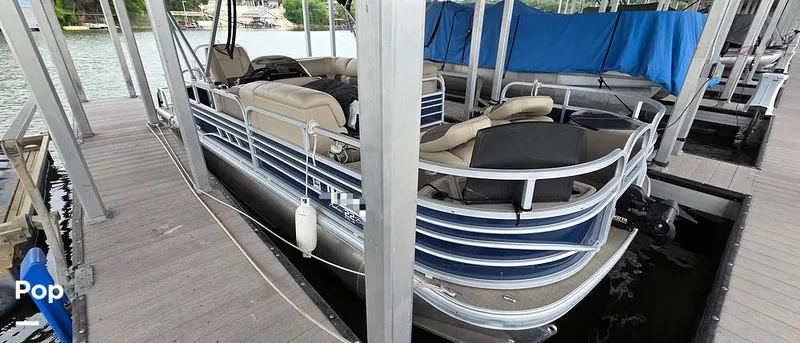 Slide: The Image of Sun Tracker Fishin' Barge 22 DLX 2021 - 16348672