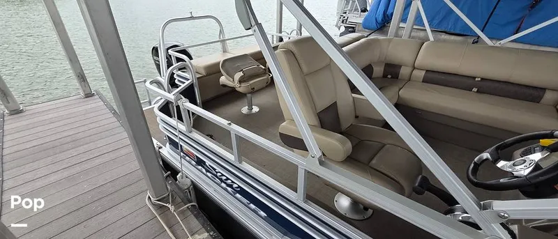 Slide: The Image of Sun Tracker Fishin' Barge 22 DLX 2021 - 16348675