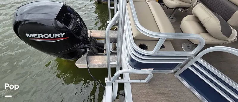 Slide: The Image of Sun Tracker Fishin' Barge 22 DLX 2021 - 16348676