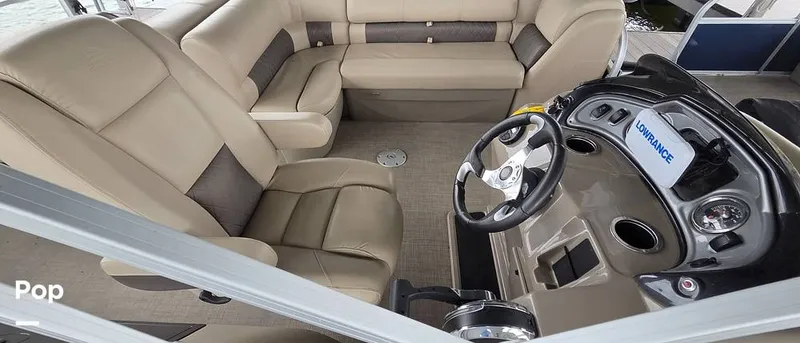 Slide: The Image of Sun Tracker Fishin' Barge 22 DLX 2021 - 16348683