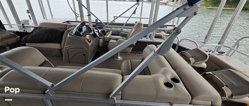 Slide: The Image of Sun Tracker Fishin' Barge 22 DLX 2021 - 16348688