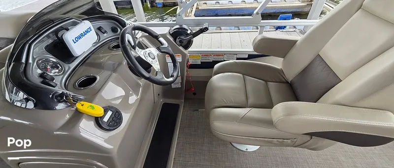 Slide: The Image of Sun Tracker Fishin' Barge 22 DLX 2021 - 16348698