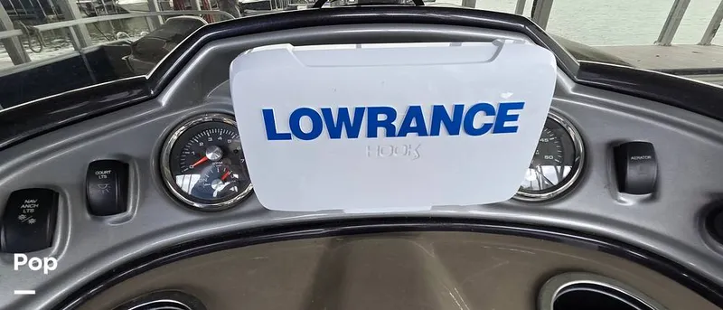 Slide: The Image of Sun Tracker Fishin' Barge 22 DLX 2021 - 16348700