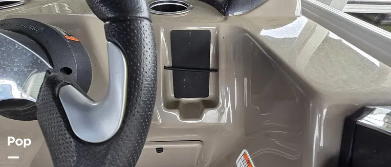 Slide: The Image of Sun Tracker Fishin' Barge 22 DLX 2021 - 16348703