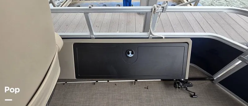 Slide: The Image of Sun Tracker Fishin' Barge 22 DLX 2021 - 16348705