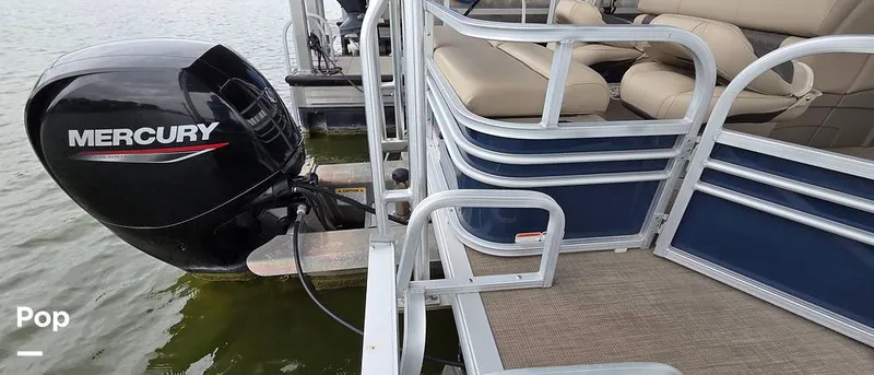 Slide: The Image of Sun Tracker Fishin' Barge 22 DLX 2021 - 16348715