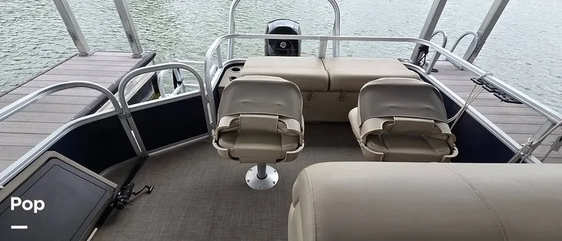 Slide: The Image of Sun Tracker Fishin' Barge 22 DLX 2021 - 16348595