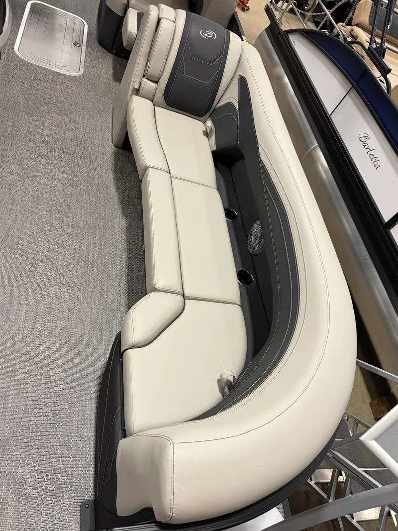 Slide: The Image of Barletta Cabrio 24 M 2026 - 13