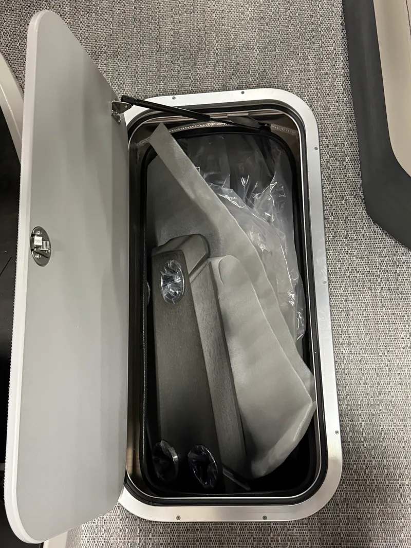 Slide: The Image of Barletta Cabrio 24 M 2026 - 14