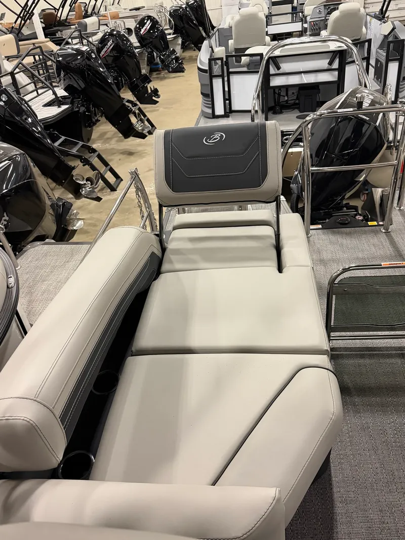 Slide: The Image of Barletta Cabrio 24 M 2026 - 25