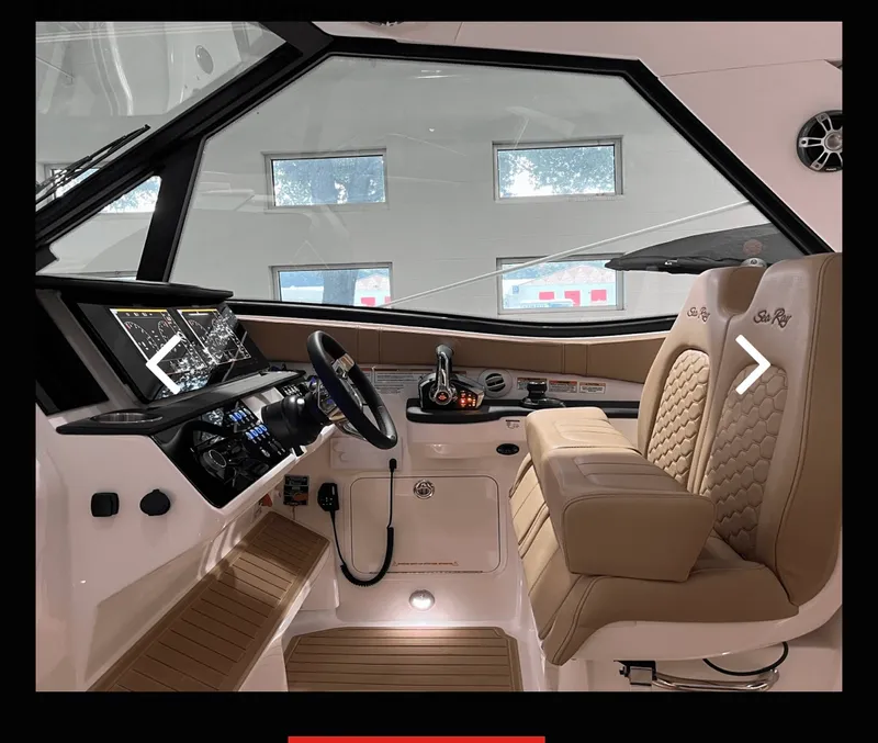 Slide: The Image of Sea Ray 320 SUNDANCER COUPE 2024 - 6