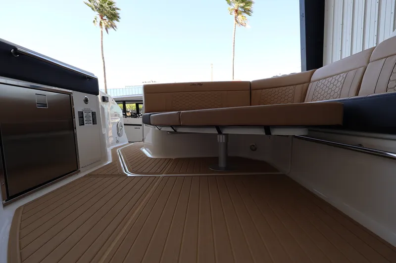 Slide: The Image of Sea Ray Sundancer 320 Outboard 2026 - 10