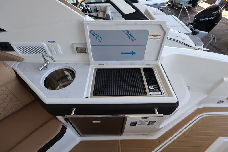 Slide: The Image of Sea Ray Sundancer 320 Outboard 2026 - 13