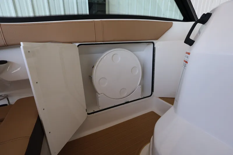 Slide: The Image of Sea Ray Sundancer 320 Outboard 2026 - 17