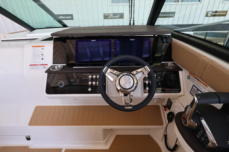Slide: The Image of Sea Ray Sundancer 320 Outboard 2026 - 21